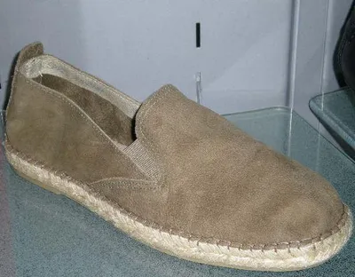 Produktbild von Slipper in Braun, Größe 43, mit weichem und bequemem Gehgefühl sowie leichtem Einschlupf