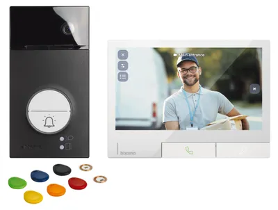 Image de 363942 Kit vidéo Flex'ONE avec interphone LINEA3000 Sw (1/2 boutons d'appel) + CLASSE300X