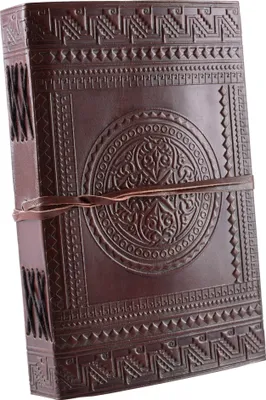 Produktbild von Notizbuch aus Leder mit mittelalterlichem Motiv, ca. 14 x 21 cm