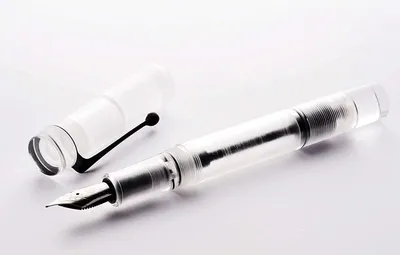 Image de Stylo plume Koloro, plume moyenne, transparent