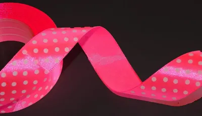 Produktbild von Satinband mit rosa Punkten 22m 12mm