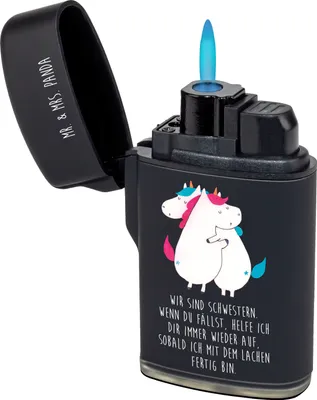Produktbild von Mr. & Mrs. Panda Feuerzeug Einhörner Umarmen - Schwarz - Geschenk, anzünder, Unicorn, sturmfeuerzeug, Familie, Einhorn, BFF, Liebe, Gasfeuerzeug, gas, zigarettenanzünder