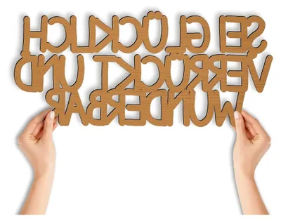 Produktbild von Wanddeko Schriftzug aus Holz - Sei glücklich verrückt und wunderbar