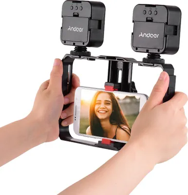 Zdjęcie produktu dla Andoer mini LED video light, 5 W, lampa wypełniająca do fotografii, 6500 K, ściemnialna, 2 sztuki + uchwyt na smartfon, klatka stabilizująca telefon z uchwytem, 3 uchwyty na zimną stopkę