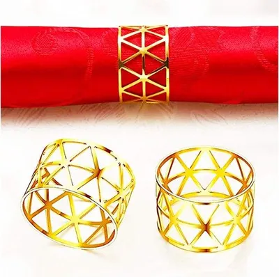 Produktbild von Metallene Serviettenringe, 12 Stück, goldfarben, dreieckig