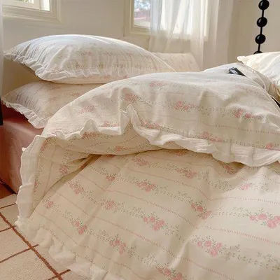 Produktbild von Unyqoos stilvolles®, floralt gemustertes Baumwollbett mit Rüschen für Frauen