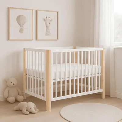 Produktbild von Baby-Delux Babybett Kinderbett 60x120 Weiß Natur Lio 2in1 umbaubar Schutzgitter Aloe Vera Matratze