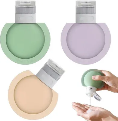 Produktbild von Reisset aus 3 wieder verwendbaren Silikonflaschen für Shampoo und Kosmetik