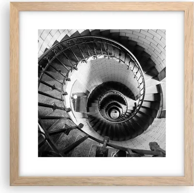 Produktbild von Gerahmtes Poster - Rahmen in heller Eiche - Treppe Spirale Perspektive - 30x30 cm - Wand Bild - Wanddeko - Wandbilder - Kunstposter - Wandposter - Bilderrahmen - Bilder - Kunstdruck - P2NAC30x30-4384