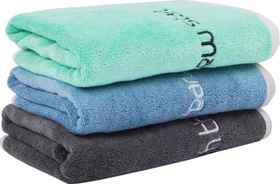 Produktbild von Famanu Fitnesshandtuch Set von 3 Stück - Grau, Grau-Blau, Grün