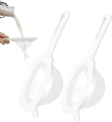 Image de Deux passoires en plastique pour le kéfir, les jus, le café et bien plus encore, avec poignée
