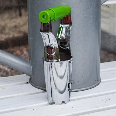 Imagen del producto de Plantaforas prácticas de acero inoxidable, con mango ergonómico, para uso en el jardín