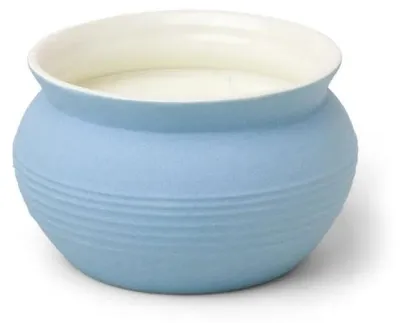 Imagen del producto de Vela aromática Paddywax SANTORINI, color azul claro, aroma a romero y sal marina, 13 oz / 368 g