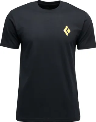 Schwarzes T-Shirt "M Shredded Ss Tee" von Black Diamond mit goldenem Logo.
