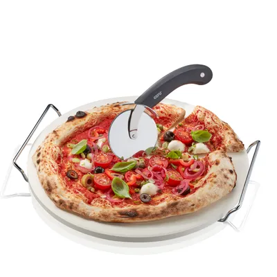Produktbild von GEFU Darioso 33 cm - Kordierit Pizza Stein / Pizzastein mit Griff und Messer