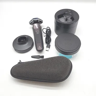 Immagine prodotto di Philips Shaver Serie 7000 ? Rasoio elettrico da uomo a secco e umido