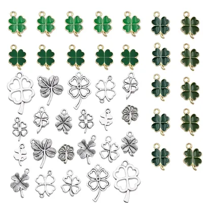 42 Metall Kleeblatt-Anhänger – 5 bunte + 1 silber Retro Set
