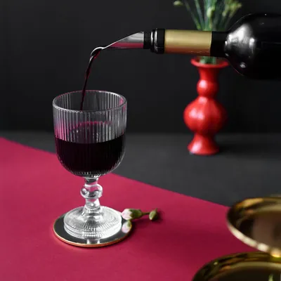 Produktbild von 6 gerillte Weingläser aus Glas 370 ml Weinglas Set für Rotwein und Weißwein elegantes Design spülmaschinengeeignet