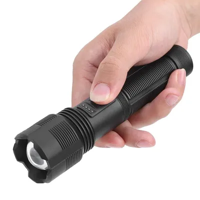 Obrázek produktu pro Super výkonná ruční svítilna 1000 lumenů, 15W venkovní LED svítilna s dobíjením přes USB, dosvitem 300-500 metrů a 5 provozními režimy - BLAZORA