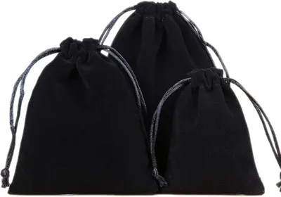 Produktbild von Samtaschen mit Zugband - Kleine Stoffgeschenkbeutel für Schmuck - 7 x 9 cm