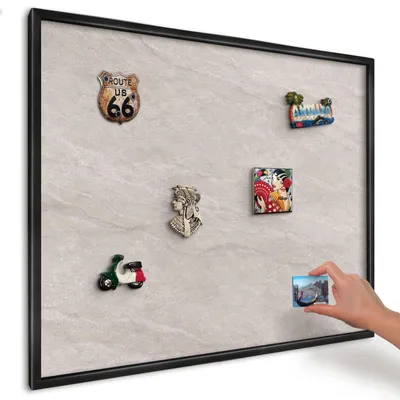 Produktbild von Magnettafel 80x60 cm mit schwarzem Rahmen - Magnetische Metalltafel, Magnetpinnwand zur Wandmontage für Wohnzimmer, Küche, Flur, Kinderzimmer und Büro - Zarte Eleganz