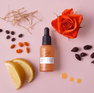 Produktbild von UpCircle Bio-Gesichtsöl mit Kaffee + Hagebuttenöl 30 ml