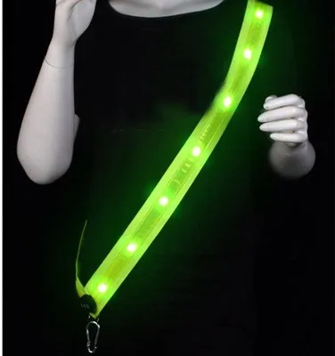Image de Luminaires réfléchissants pour chaussures, luminaires réfléchissants à LED pour chaussures, sécurité routière de nuit, bandes LED réfléchissantes, sangles élastiques, réglables, pour le jogging et le vélo.