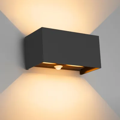 LED-Wandlampe 24 W mit Bewegungsmelder, IP65, 3000 K, warmweiß, schwarz