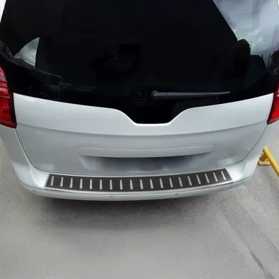 Zdjęcie produktu dla Folia ochronna zderzaka do Peugeot 5008 2017-2025 chromowana włókno węglowe