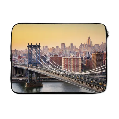 Produktbild von MuchoWow® Laptop Hülle 13 Zoll Manhattan-Brücke in New York Laptoptasche - Laptophülle - Sleeve - Rundumschutz