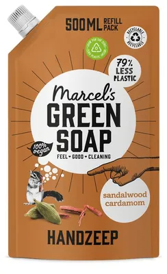 Productafbeelding van Marcel's Green Soap Handzeep Navulverpakking Sandelhout & Kardemom 500 ml