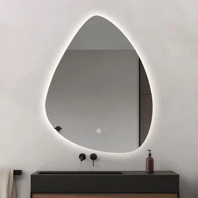 Produktbild von FENOMÉ Rocks Organisch Badspiegel – LED‑Beleuchtung & Anti‑Beschlag – 50 × 70 cm