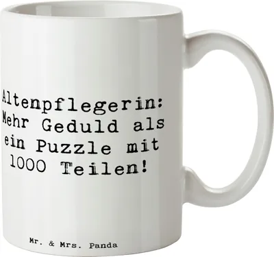 Produktbild von Mr. & Mrs. Panda Kaffeebecher Spruch Altenpflegerin Geduld - Weiß - Geschenk, Beruf, Keramiktasse, Trinkbecher, Arbeit, Berufsprodukte, Tasse, Liebe, Teetasse