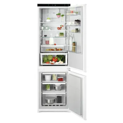Zdjęcie produktu dla AEG Series 7000 TSC7M181DS, 249 l, SN-T, 35 dB, 7,5 kg/24h, D, Biały