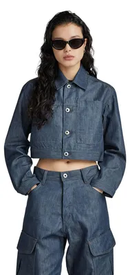 Productafbeelding van G-STAR RAW Dames premium denim jack met cropped model