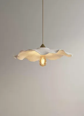 Produktbild von Opviq, Moderne Deckenleuchte (Chandelier) mit Kunststoffkörper, Ø58 cm, höhenverstellbar (70-75 cm), E27 Fassung, IP20, elegantes Design in Weiß, ideal für jeden Raum.