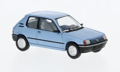 Produktbild von Brekina PCX870506 - 1/87 Peugeot 205, metallic-hellblau, 1984 - Neu