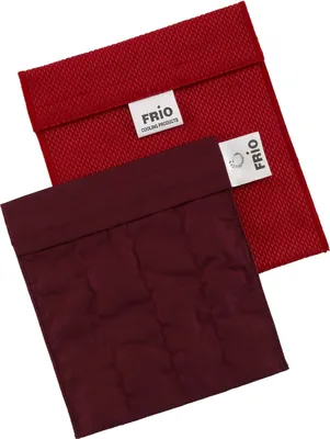 Produktbild von FRIO Kühltasche für Insulin, 14 x 15cm, rot - KEIN Eispack oder Batterien nötig, für eine Kombinationen von Ampullen oder Patronen, KEIN Pen
