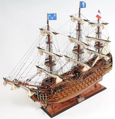 Produktbild von Casa Padrino Luxus Flaggschiff Royal Louis mit Massivholz Ständer Braun 94 x 30,5 x H. 91,4 cm - Handgefertigtes Deko Schiff Holzschiff Segelschiff