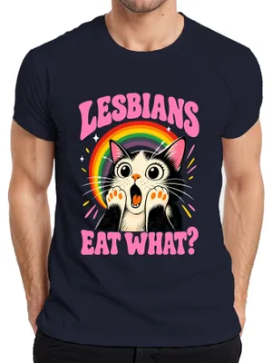 Productafbeelding van Lesbische vrouwen eten wat ze willen. Verontrustende katten. Sarcastische opmerking. Queer. CSD (Pride). Heren T-shirt, marineblauw, maat L