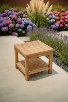 Produktbild von Teakholz-Gartenbeistelltisch mit Ablagefläche – 50 × 50 × 45 cm – -es massives Teakholz