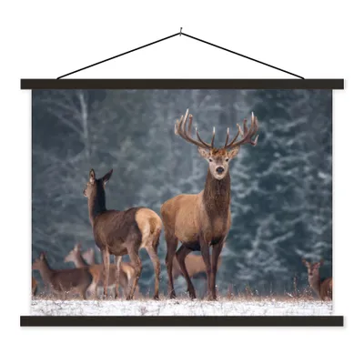 Produktbild von MuchoWow® Textilposter Waldtiere - Hirsche - Landschaft - Winter - Schnee - Natur 120x90 cm mit schwarzem Rahmen - Aufhänger für Poster