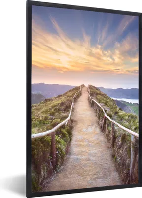 Produktbild von MuchoWow® Gerahmtes Poster Berge - Natur - Weg 60x90 cm - Poster mit Schwarzem Bilderrahmen Wandposter Rahmen Foto Bilder - Kunst