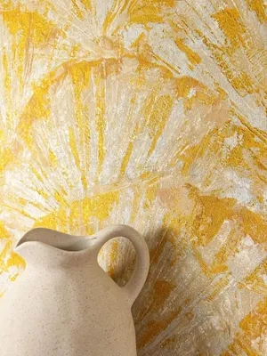 Produktbild von NEWROOM Tapete Gelb Vliestapete Muschel - Mustertapete Modern Creme Metallic Blütenblätter Muster Glanztapete Grafisch Glamour