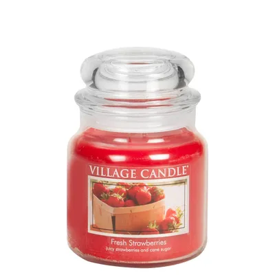 Produktbild von Village Candle Duftkerze - Fresh Strawberries, mittel