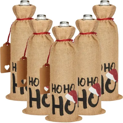 Produktbild von BRUBAKER 5er Set Weinbeutel für Weihnachten - HOHOHO mit Weihnachtsmütze - 36 cm x 17 cm Weinsack für Wein, Sekt, Champagner Jutesack , 5 Stück