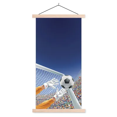 Produktbild von MuchoWow® Textilposter Eine Illustration eines Torwarts, der den Fußball stoppt - Junge - Mädchen - Kind 40x80 cm mit holzfarbenen Rahmen - Wohnzimmer