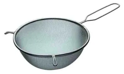 Produktbild von KitchenCraft Edelstahl-Sieb mit Griff und Doppelhalterung, 20 cm