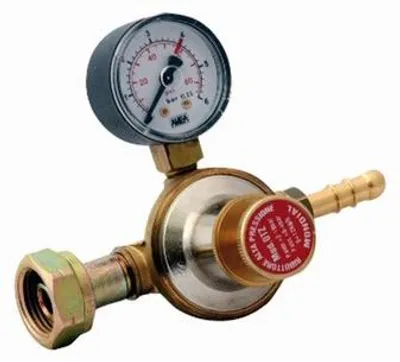 Obrázek produktu pro Ventil redukční s manometrem P2 05-4 bar LPG (PB) 69907