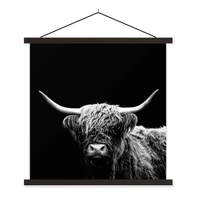 Produktbild von MuchoWow® Textilposter Schottischer Highlander - Kuh - Schwarz - Weiß - Tiere 120x120 cm mit schwarzem Rahmen - Aufhängungsset